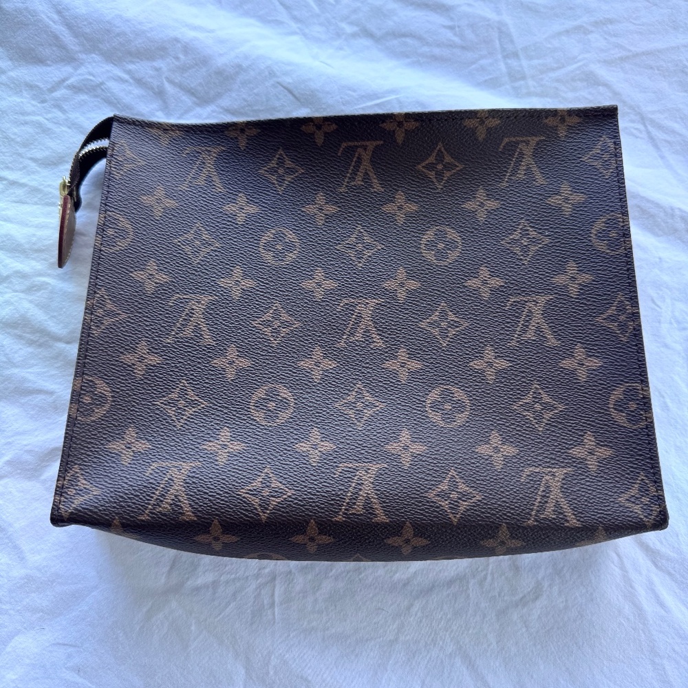 Louis Vuitton Monogram Toiletry 26